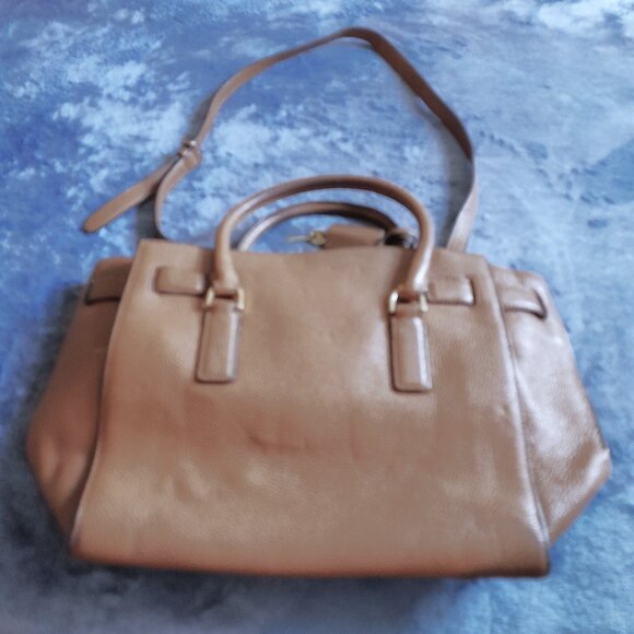 Michael Kors Women’s Brown Crossbody Leather Bag with Lock and Key - Picture 2 of 9